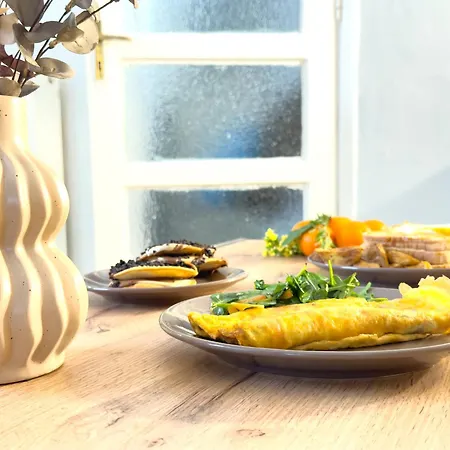 Cozy With Yard & Charm In Apartment Athens