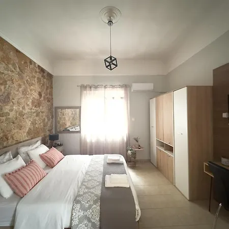 Cozy With Yard & Charm In Apartment Athens